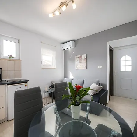 Beautiful With Parking Space Apartment Porec