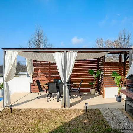 Beautiful With Parking Space Apartment Porec
