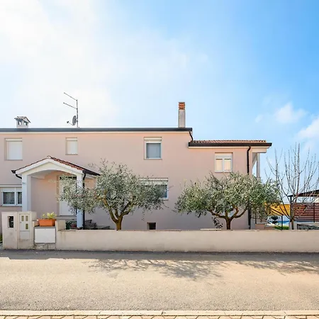 Beautiful With Parking Space Apartment