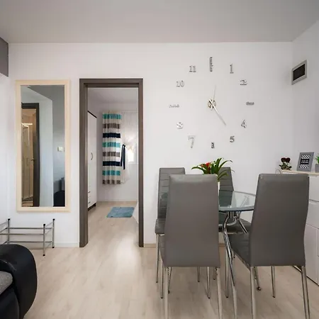 Beautiful With Parking Space Apartment