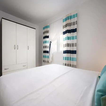 Apartment Beautiful With Parking Space *