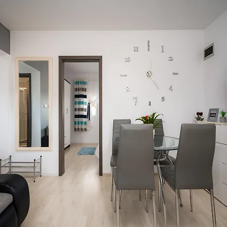 Beautiful With Parking Space Apartment